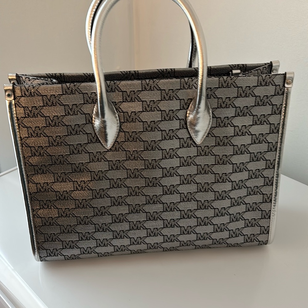 Michael Kors Mirella tote NWT - Picture 2 of 6
